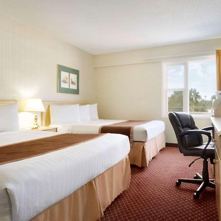 Travelodge By Wyndham Lethbridge Buitenkant foto