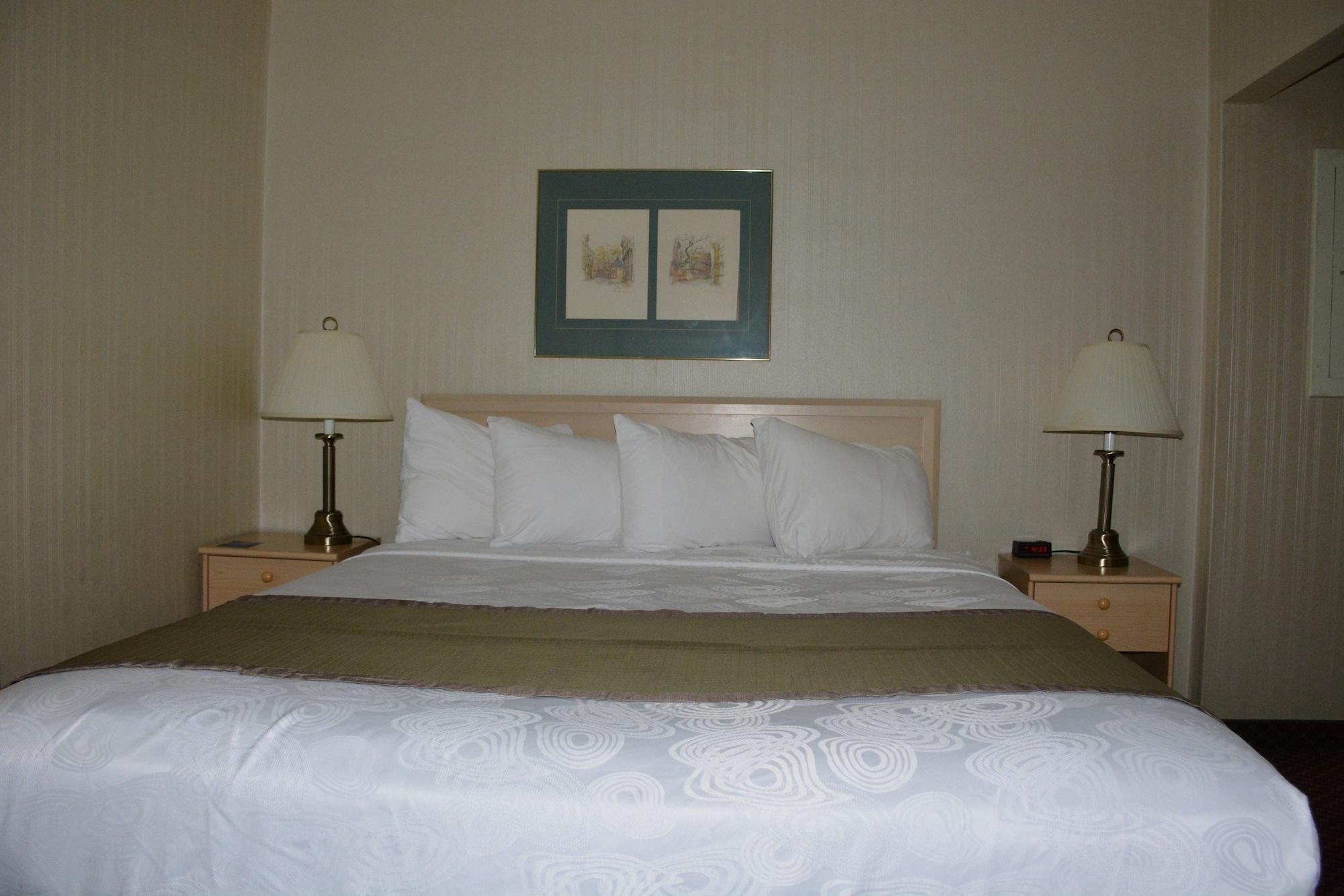 Travelodge By Wyndham Lethbridge Buitenkant foto