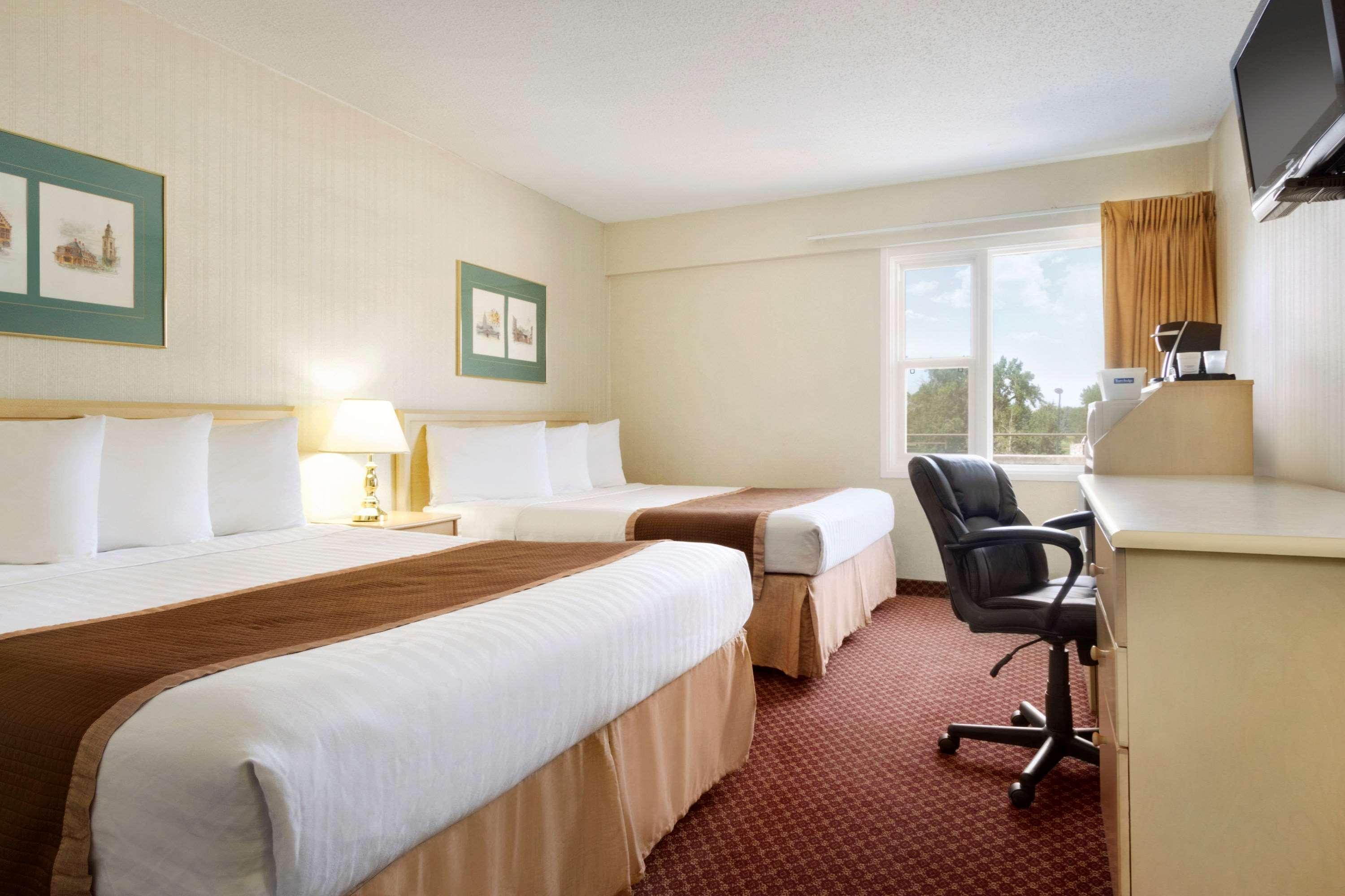 Travelodge By Wyndham Lethbridge Buitenkant foto