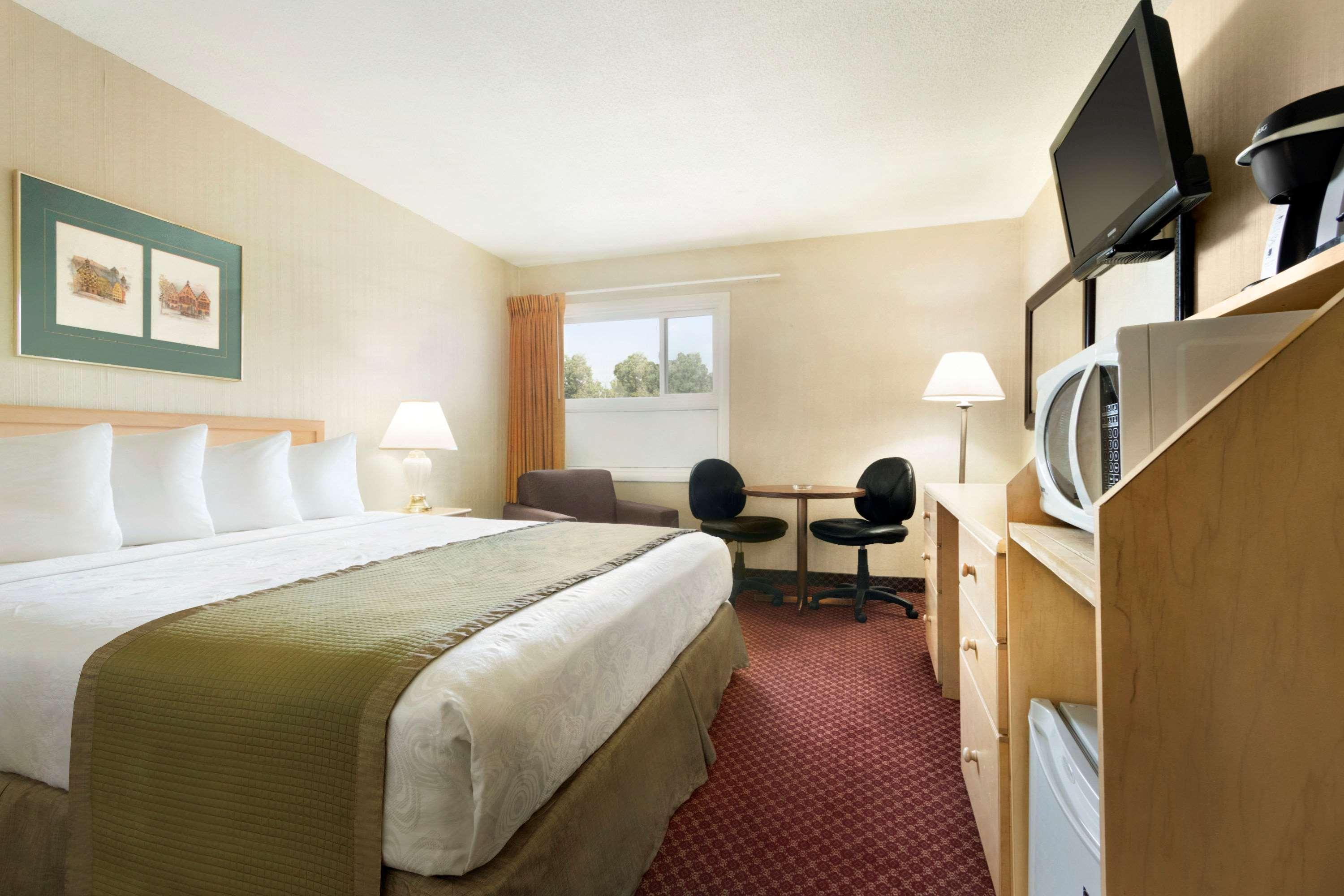 Travelodge By Wyndham Lethbridge Buitenkant foto