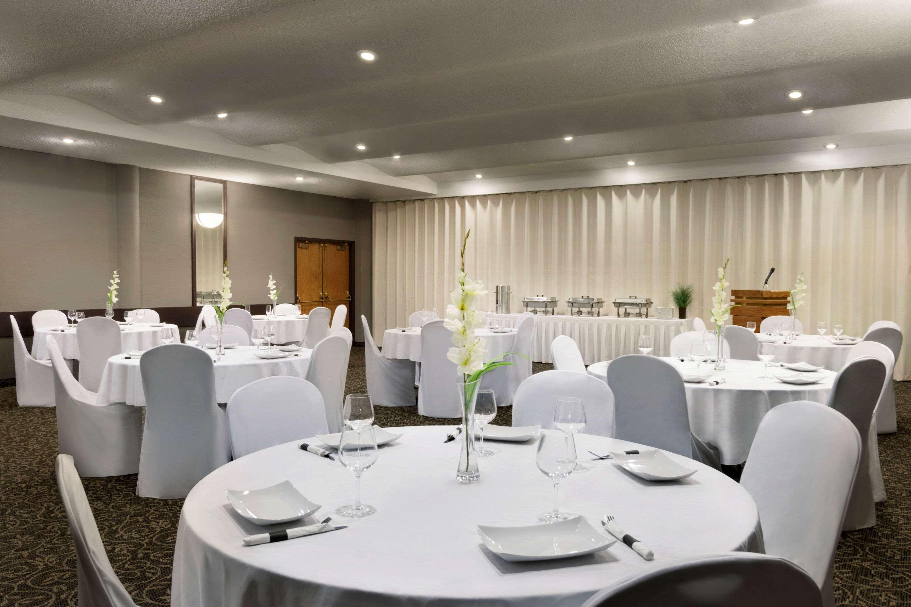 Travelodge By Wyndham Lethbridge Buitenkant foto