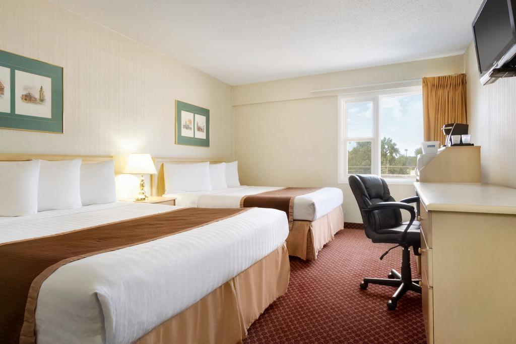 Travelodge By Wyndham Lethbridge Buitenkant foto