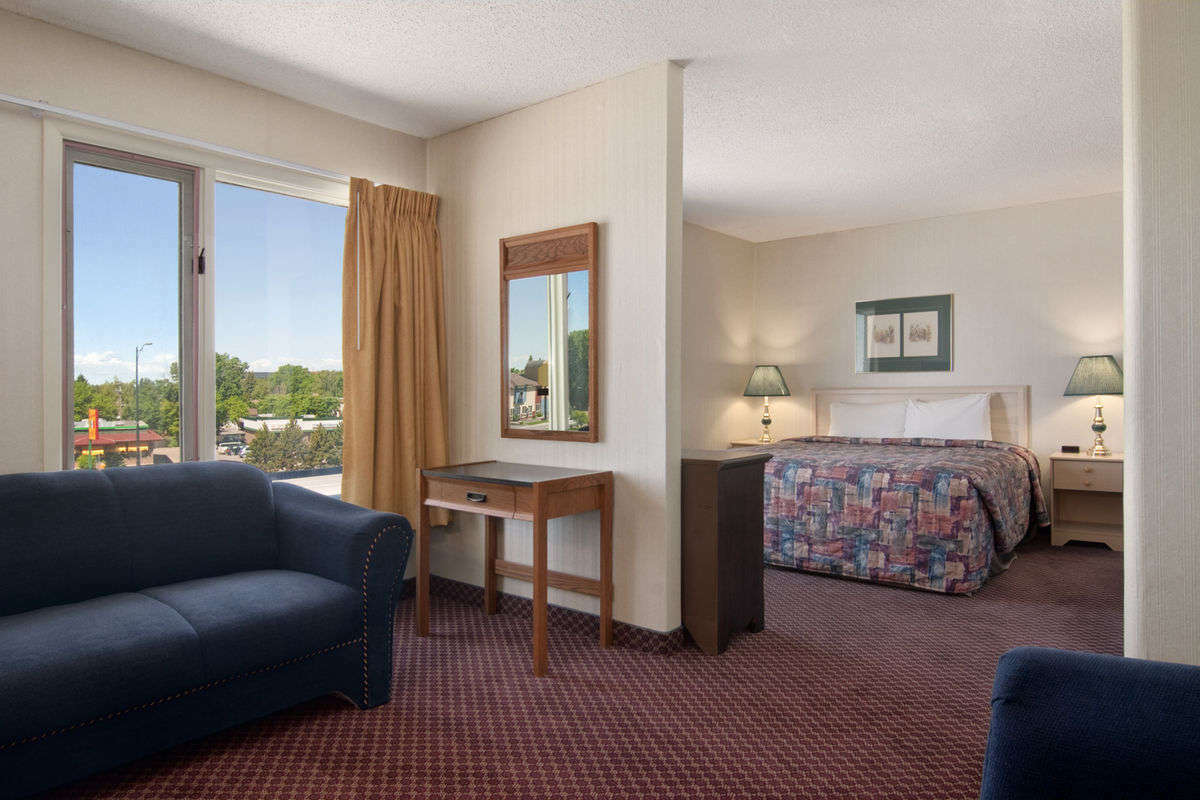 Travelodge By Wyndham Lethbridge Buitenkant foto